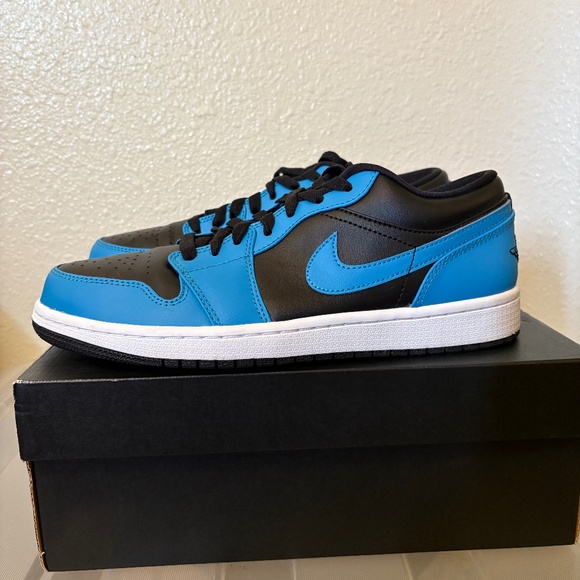NIKE JORDAN 1 LOW 'LASER BLUE' 553558 410 - Picture 5 of 10